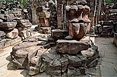 Ta Som temple - inside the first enclosure